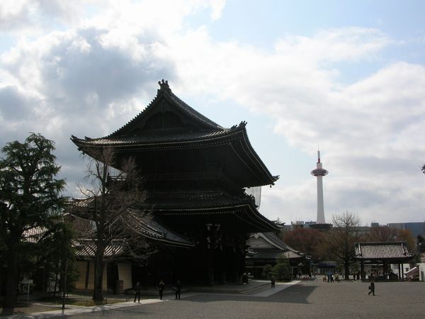 Higashi Hongwanji Temple